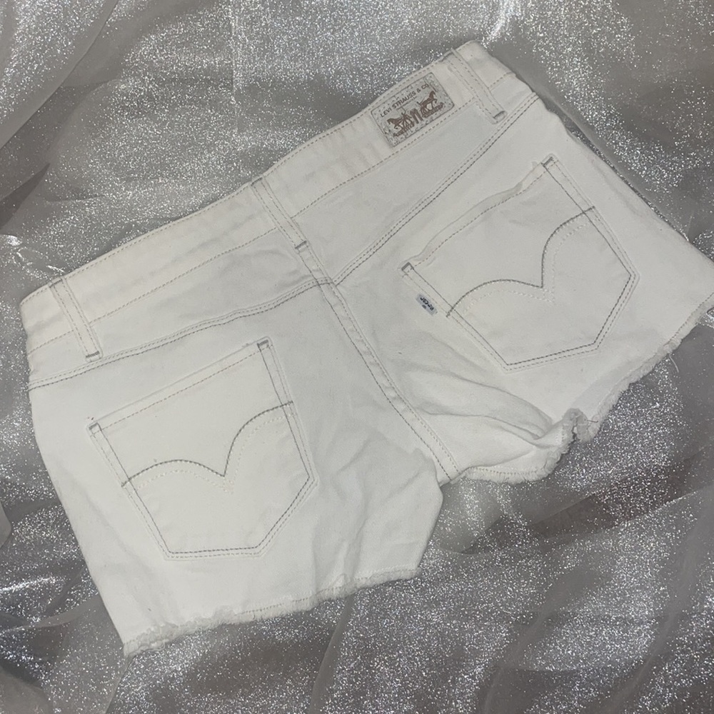 Levi’s Shorty Short - Picture 3 of 4